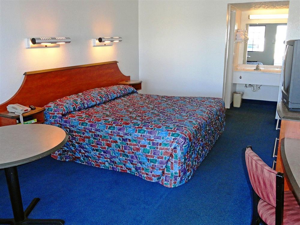 Days Inn By Wyndham Indianapolis South Eksteriør billede
