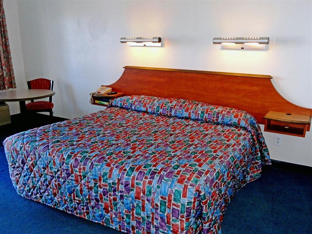 Days Inn By Wyndham Indianapolis South Eksteriør billede